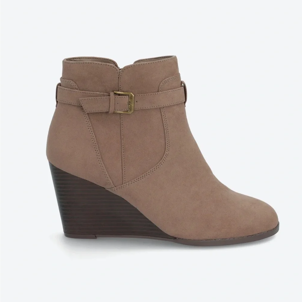 Market & Spruce Womens Taupe Serah Suede Heel Booties Boots Size 7.5 NWOB